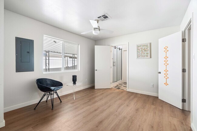 Building Photo - 117 Aliso Dr