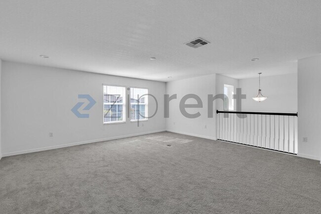 Building Photo - Unit n/a