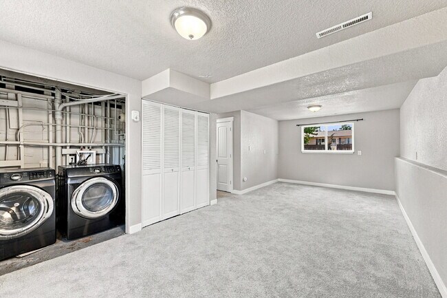 Building Photo - 2523 Ember Dr