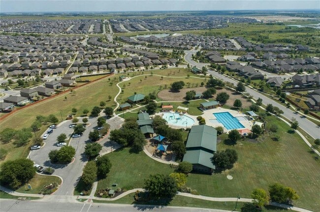 Building Photo - 446 Grace Lilly Dr