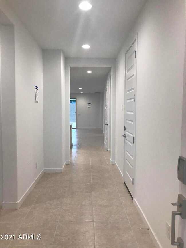 Building Photo - 1331 E Maldonado Dr