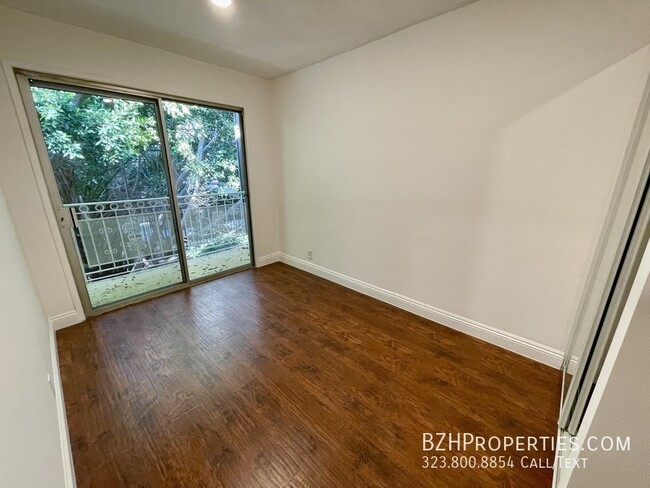 Building Photo - Beautiful 1 Bedroom in Prime Hollywood