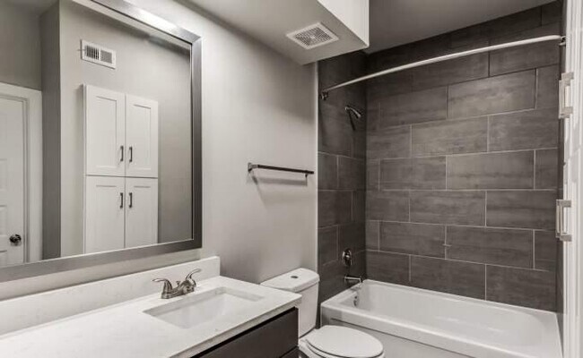 Building Photo - 3 bedroom in Houston TX 77096
