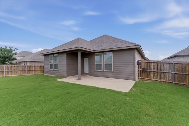 Building Photo - 305 Evans Dr