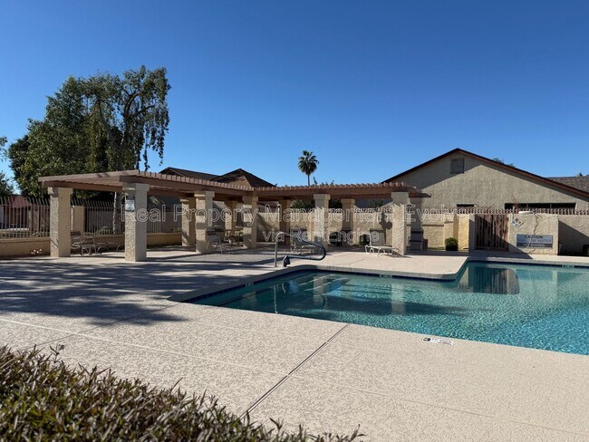 Building Photo - 8771 W Grovers Ave