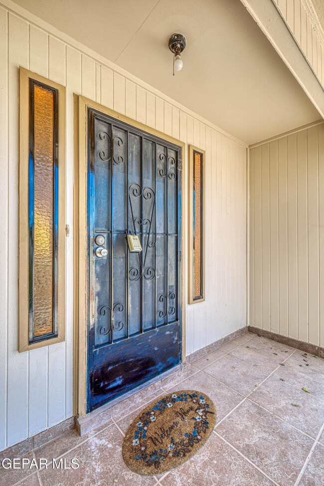 Building Photo - 3008 Gaston Dr