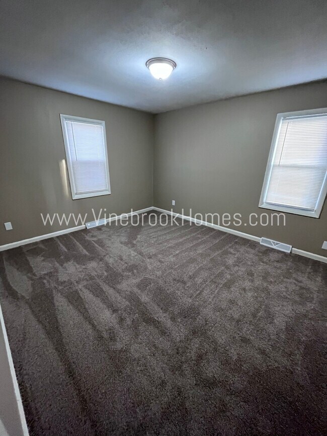 Building Photo - 8211 Ruskin Way