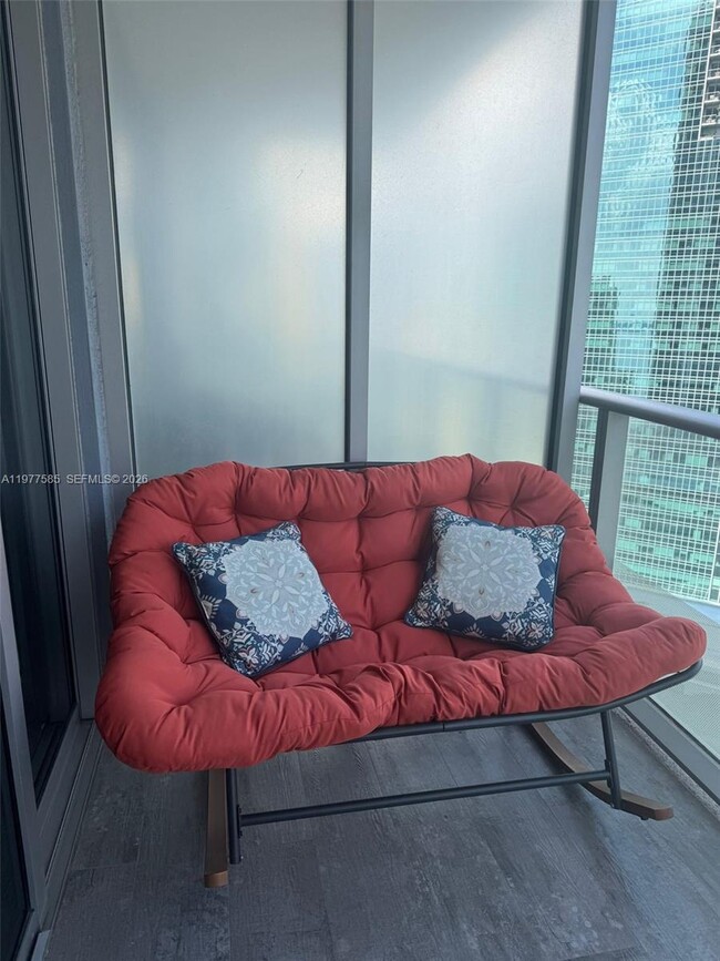 Building Photo - 1300 Brickell Bay Dr