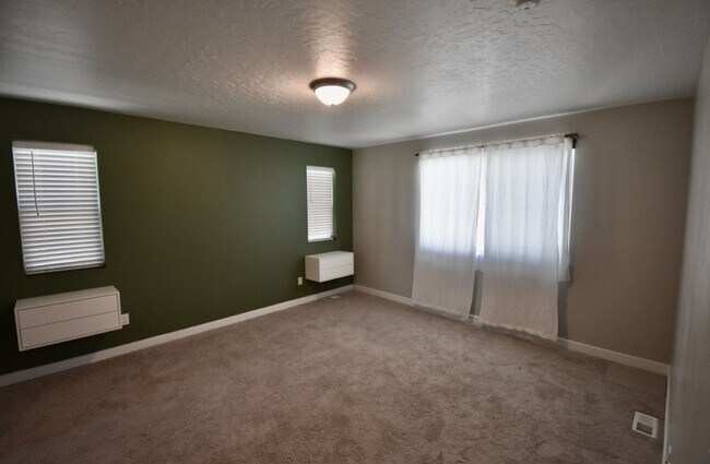 Building Photo - 968 Spruce Willow Wy