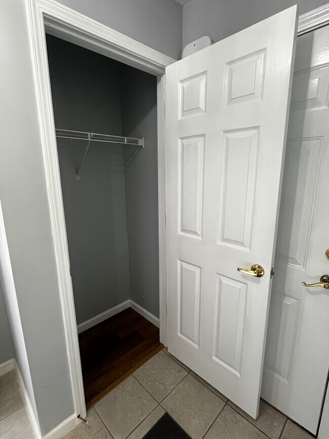 Building Photo - 2520 Friedland Pl