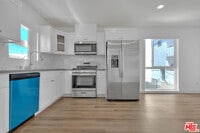 Building Photo - 1013 Wilton Pl