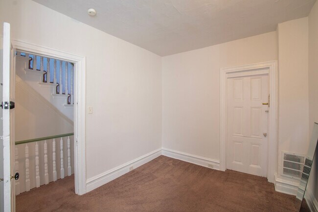 Building Photo - 2039 N Gratz St