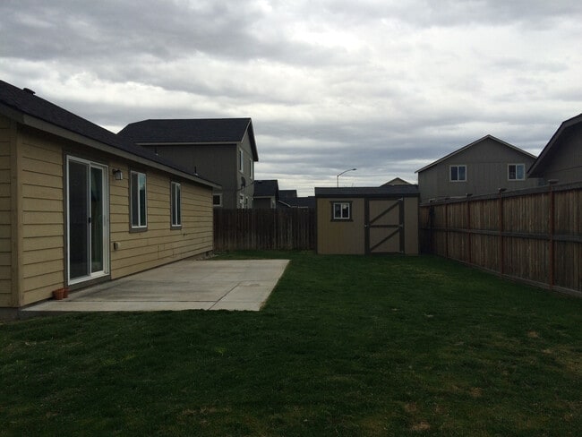 Building Photo - Cute 3 bedroom, 2 bathroom!!