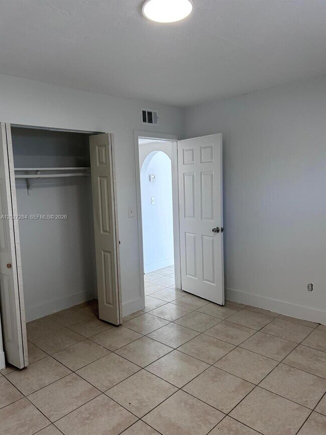 Building Photo - 1130 NW 76th St