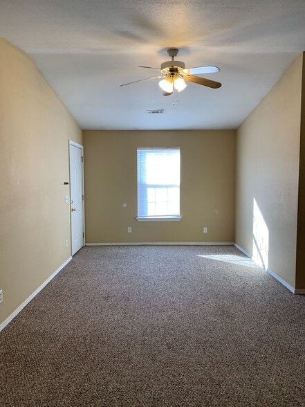 Building Photo - 1437 Sligo St