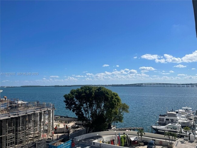 Building Photo - 1865 Brickell Ave