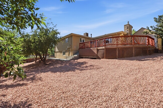 Building Photo - 122 Helena Cir