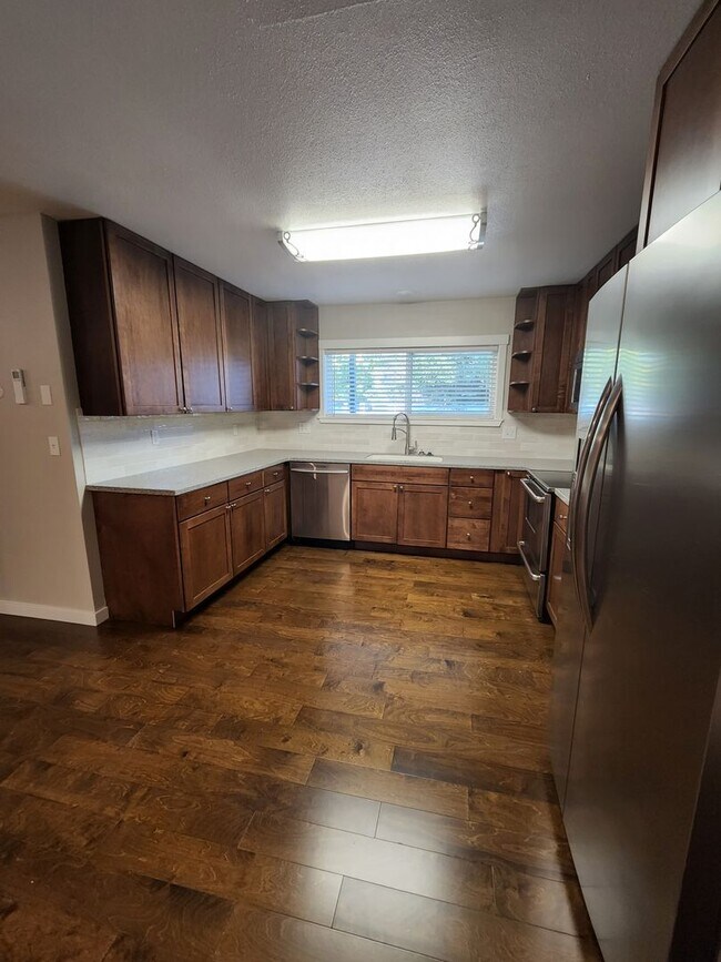 Building Photo - Stunning 2 Bedroom 2 Bathroom Home In Paye...