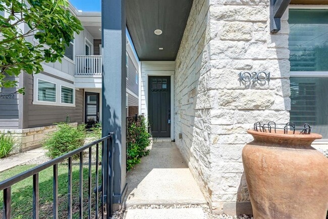 Building Photo - 10201 Cienega Cove