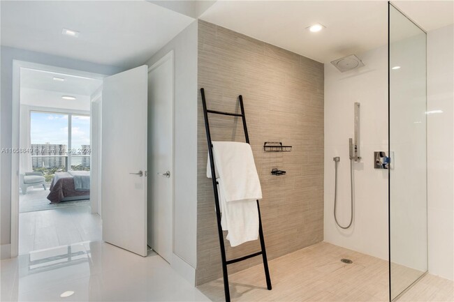 Master Bathroom - 330 Sunny Isles Blvd