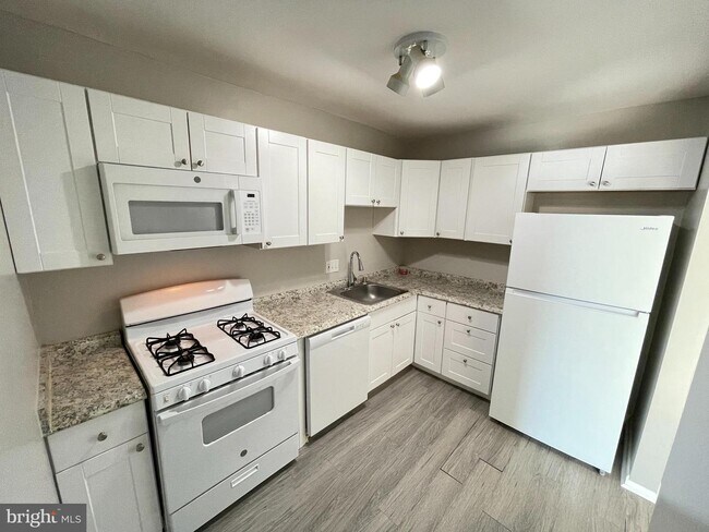 Building Photo - 7994 Audubon Ave