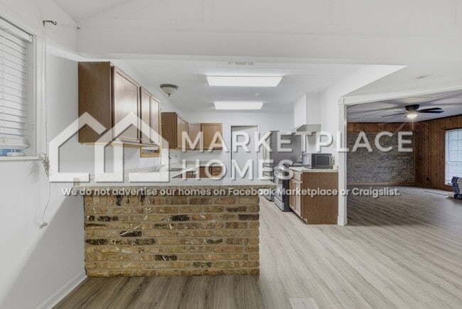 Building Photo - 4326 Christina St