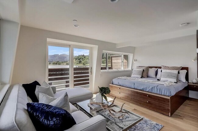 Building Photo - 240 Redwood Highway Frontage Rd