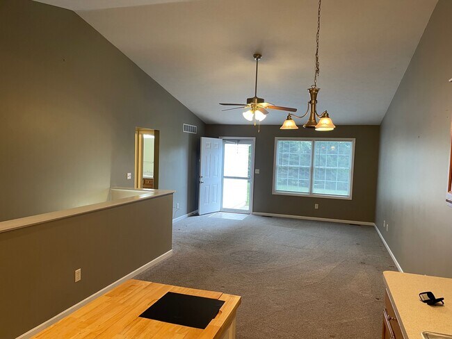 Building Photo - 5293 Emalene Rd