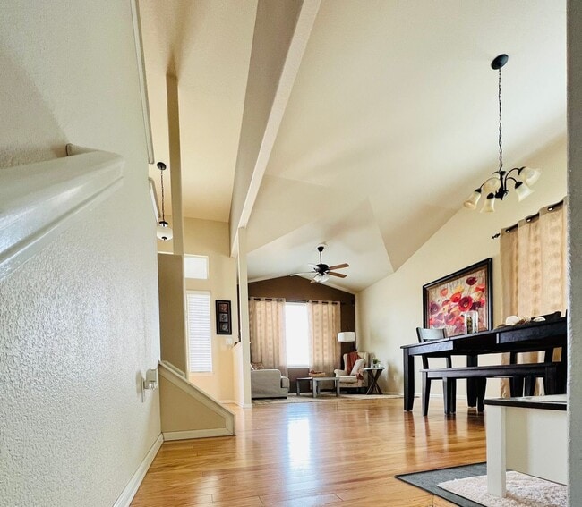 Building Photo - Gorgeous 3 bed/2.5 bath home with 3-CAR TANDEM GARAGE in Painted Sky