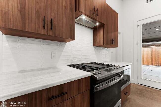 Building Photo - Pre-Leasing Fall of 2026!! Luxury Homes!!