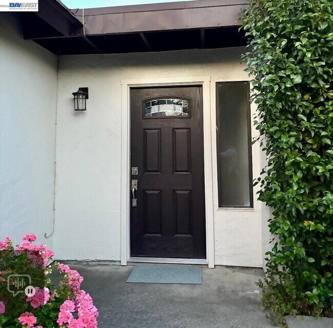 Building Photo - 3098 Stadium Ave