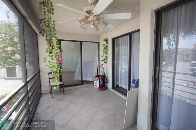 Building Photo - 2316 S Cypress Bend Dr