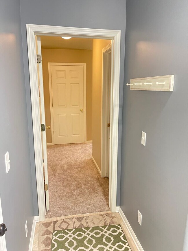 Building Photo - Beautiful 4 bed 2.5 bath 3000+sq ft