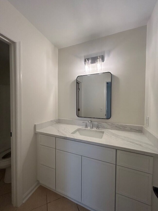 Building Photo - Updated Glynn Haven Rental