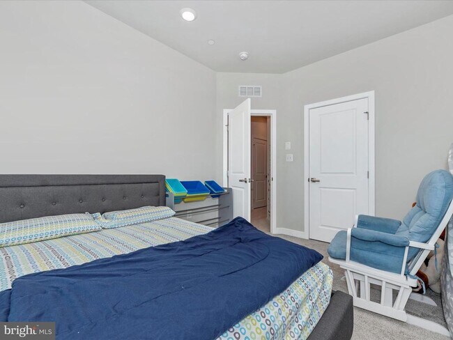 Building Photo - 11115 Hazelnut Ln