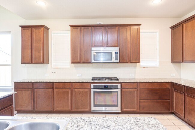 Building Photo - Elegant 5-Bedroom Home in Frisco ISD with ...