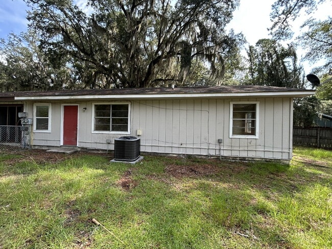 Building Photo - Duplex For Rent
