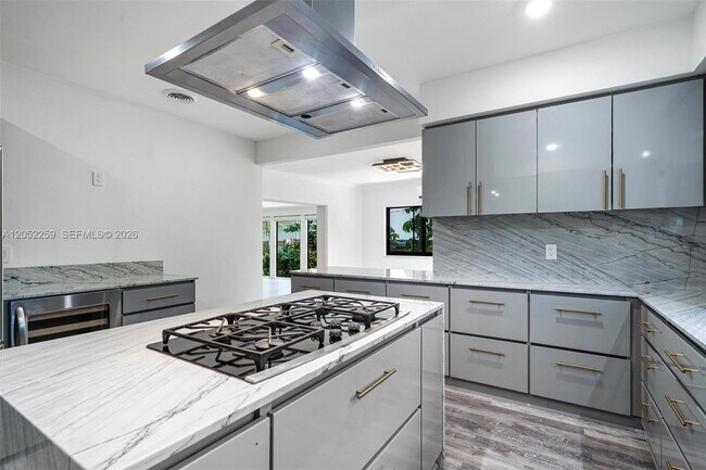 Building Photo - 7810 Beach View Dr