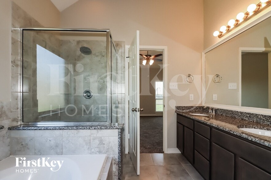 Building Photo - 6211 Kolle Dr