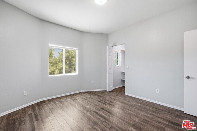 Building Photo - 171 E 35th St