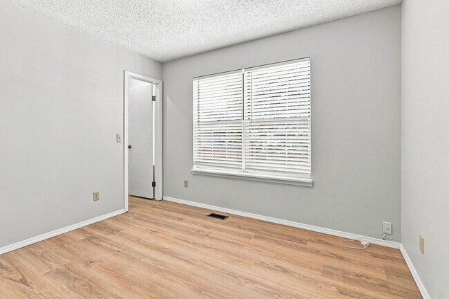 Building Photo - 3425 Talcott Terrace