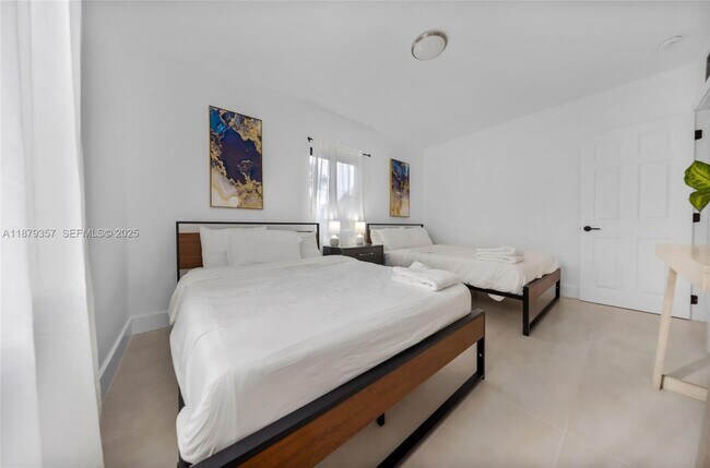 Building Photo - 260 NE 48th Terrace