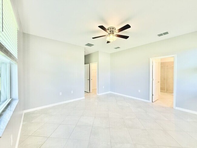 Building Photo - 16304 Quesa Dr