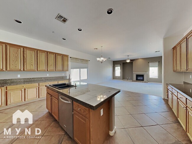 Building Photo - 11962 N Grape Ivy Pl