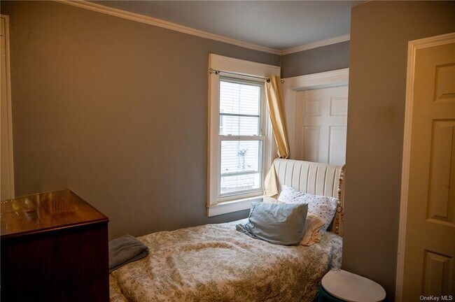 Building Photo - 40 Riverdale Ave