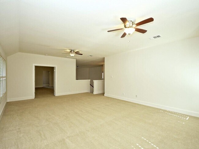 Building Photo - 18 N Peak Rd