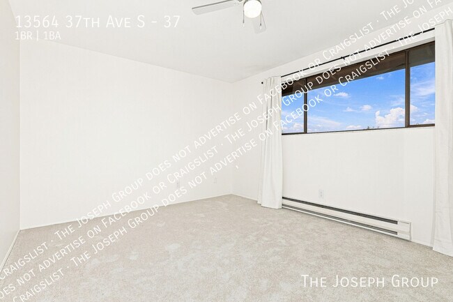 Building Photo - 13564 37th Ave S