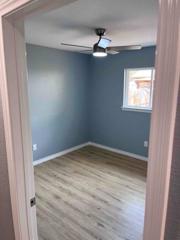 Building Photo - 2604 Creekview Dr