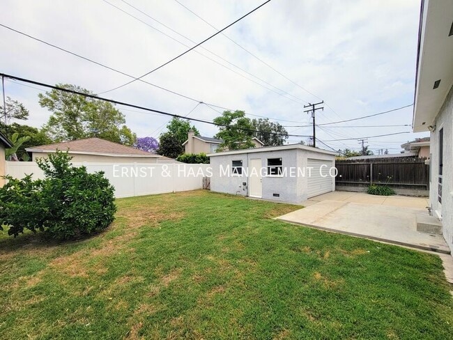 Building Photo - 3102 Ocana Ave