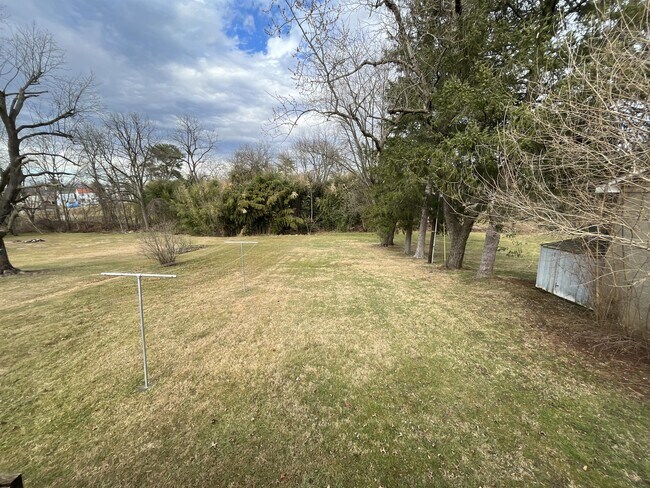 Building Photo - 2235 Middle St